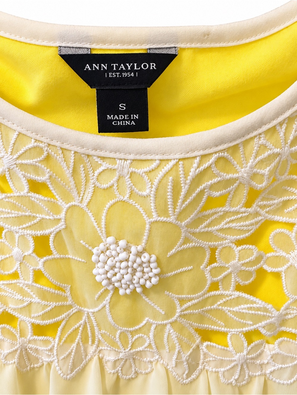 Ann Taylor Sleeveless Floral Embroidered Blouse Shirt Womens Size Small - Picture 3 of 3